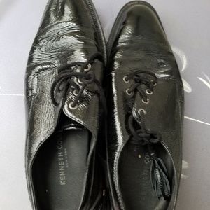 Black patent leather Kenneth cole shoes